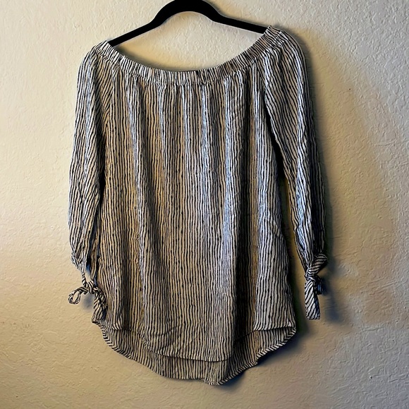 Off the Shoulder Lulus Dress - Picture 3 of 4